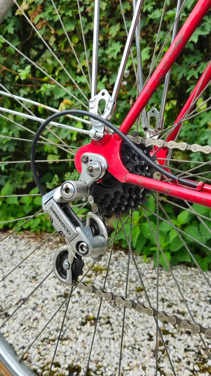 Red Peugeot vintage bike restoration
